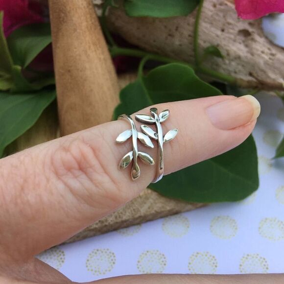 Sterling Silver Wrap Around Leaf Toe Ring - Picture 3 of 3
